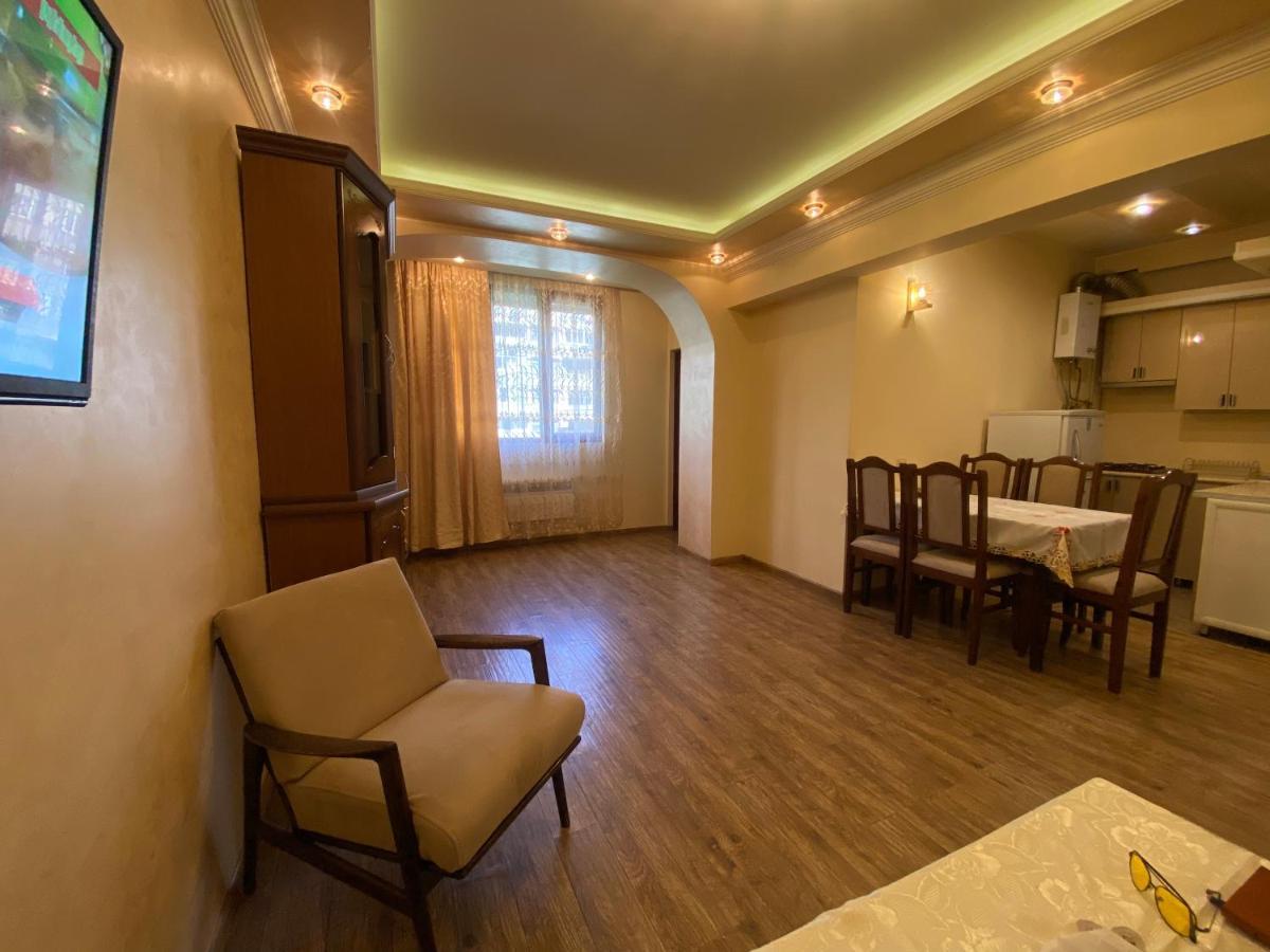 Apartment In Centre Evn Erevan Esterno foto