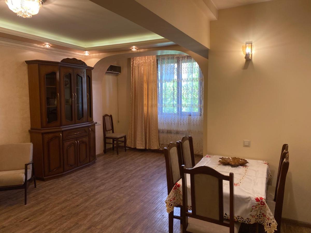 Apartment In Centre Evn Erevan Esterno foto